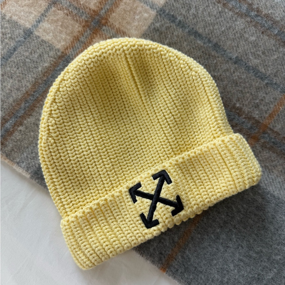 Kids off white hat🖤